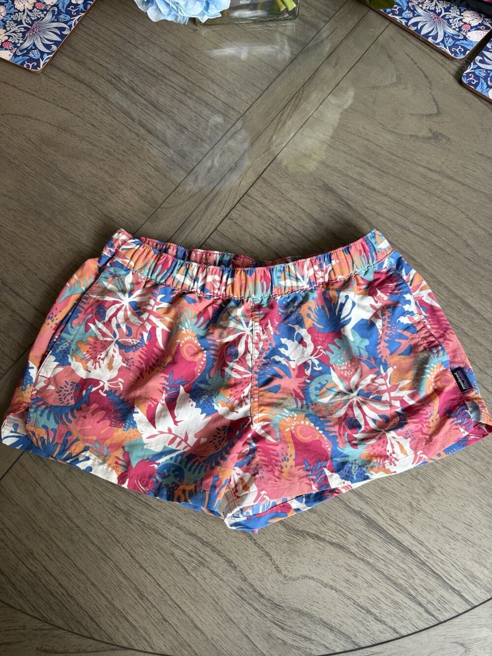 Patagonia Barely Baggies 2.5 Inch Inseam Shorts Tropical Multicolor Size Small